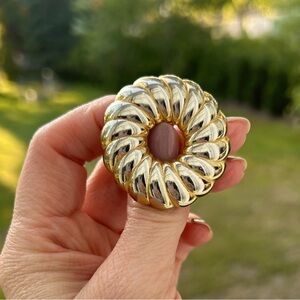 Directions One vintage scalloped circle brooch